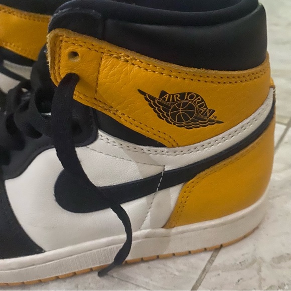 Nike Air Jordan 1 Mid Taxi Shoes White Black Yellow Size 6.5 - Picture 3 of 5